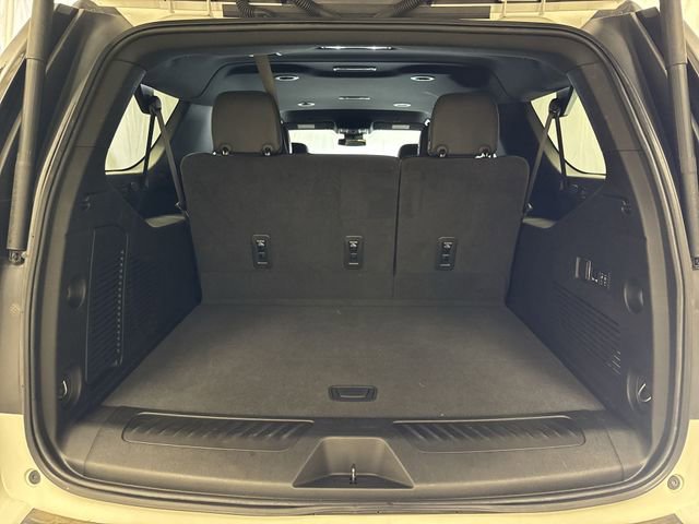 Certified 2023 GMC Yukon XL SLT w/ SLT Luxury Package AWD/4WD image 27