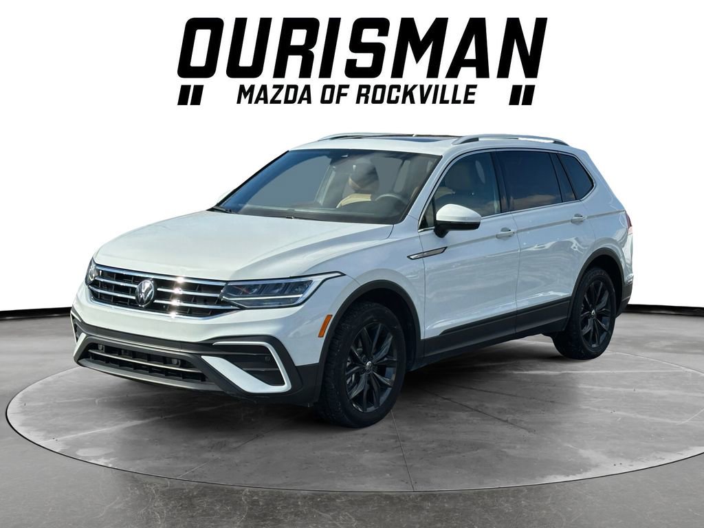 Used 2024 Volkswagen Tiguan SE image 2