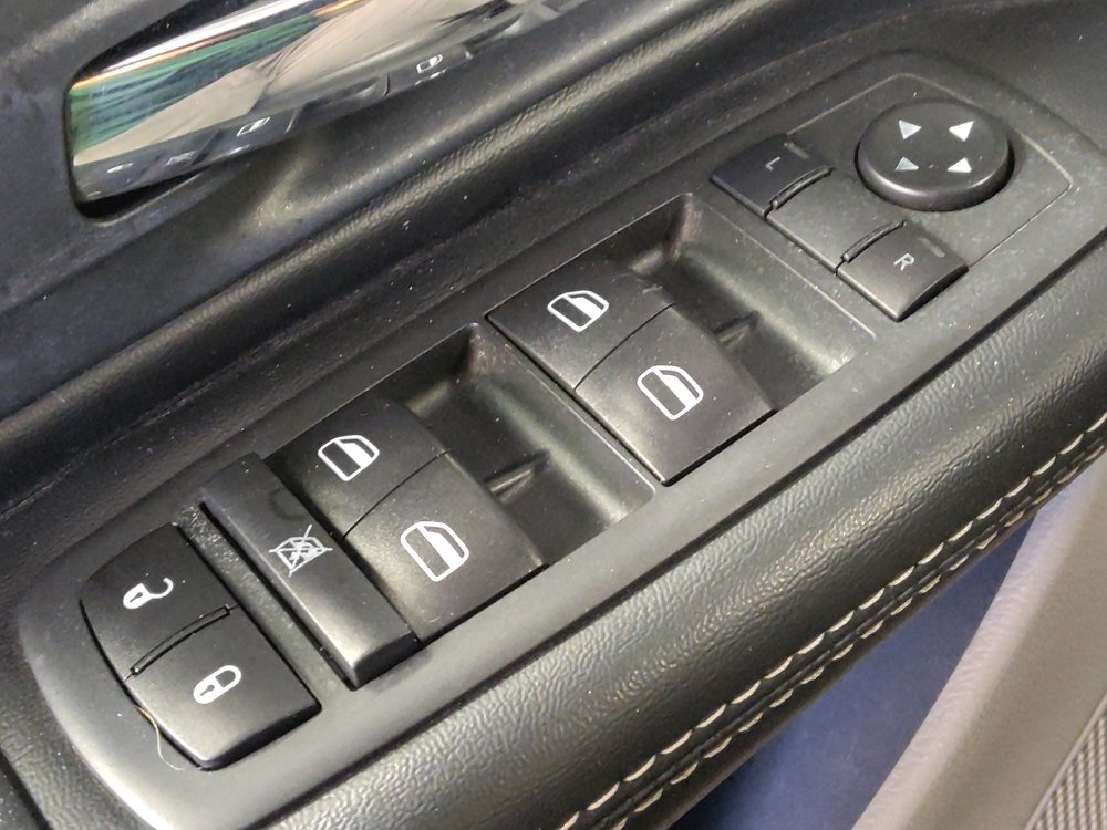 Used 2020 Dodge Grand Caravan SXT FWD image 27