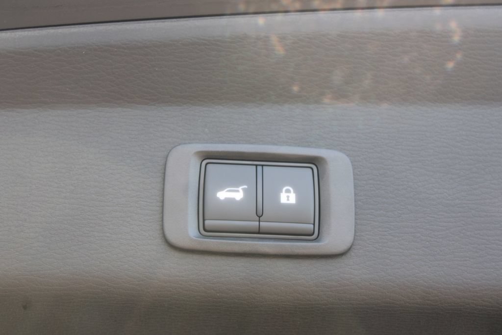 Used 2026 Nissan Rogue SL AWD/4WD image 18