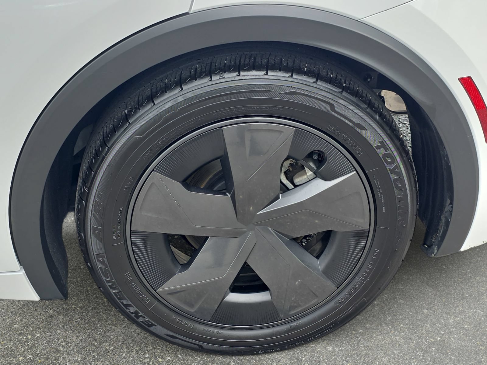 Used 2026 Toyota Prius LE FWD image 31