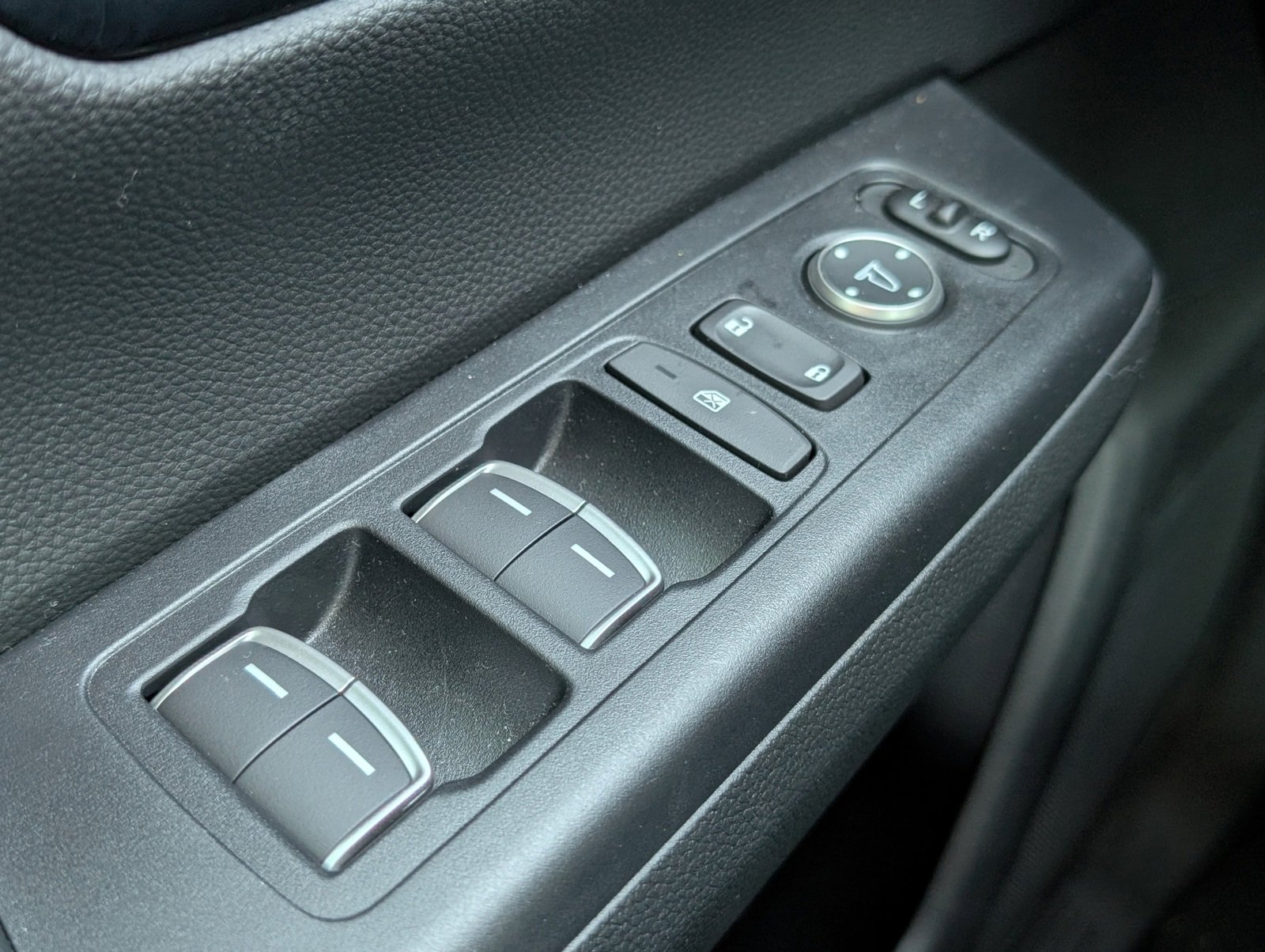 Used 2026 Honda CR-V EX-L image 17