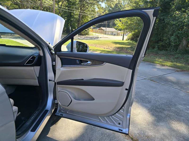 Used 2017 Lincoln MKX Reserve w/ Lincoln MKX Climate Package image 20