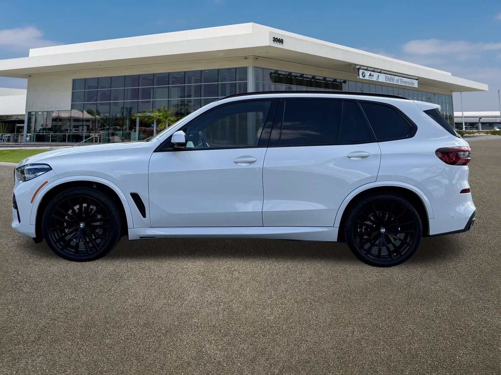 Used 2023 BMW X5 xDrive40i w/ M Sport Package image 6