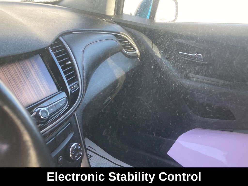 Used 2020 Chevrolet Trax LT w/ LT Convenience Package image 15