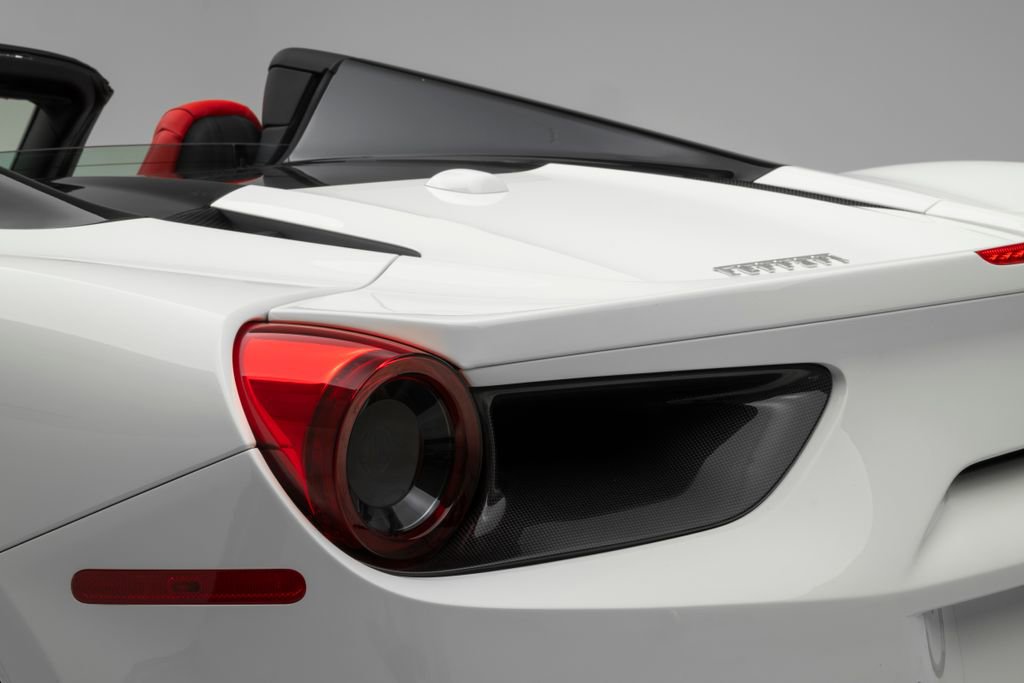 Used 2018 Ferrari 488 Spider Base image 31