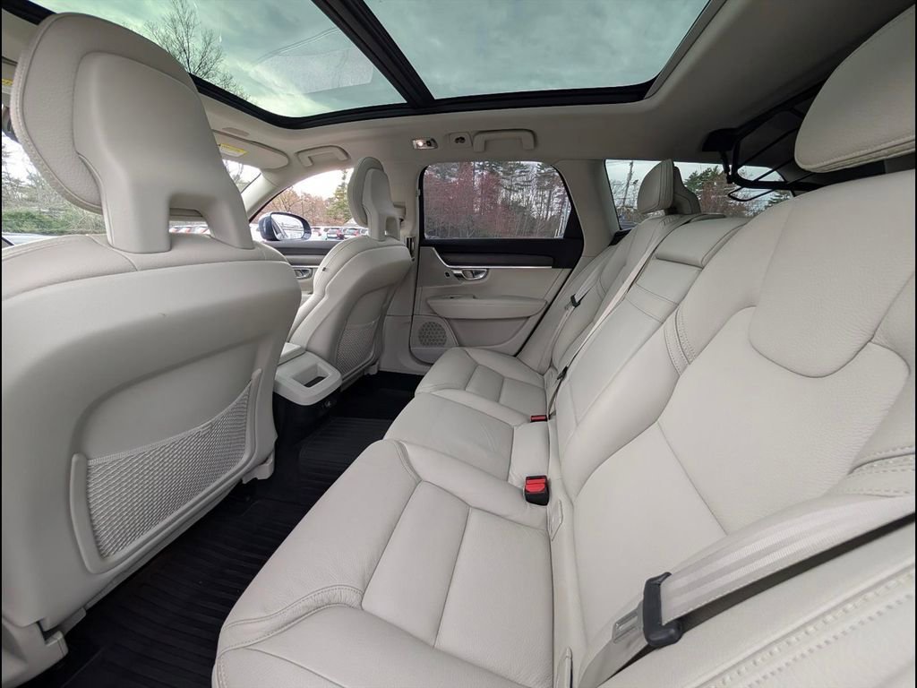 Used 2018 Volvo V90 T6 Cross Country w/ Convenience Package AWD/4WD image 16