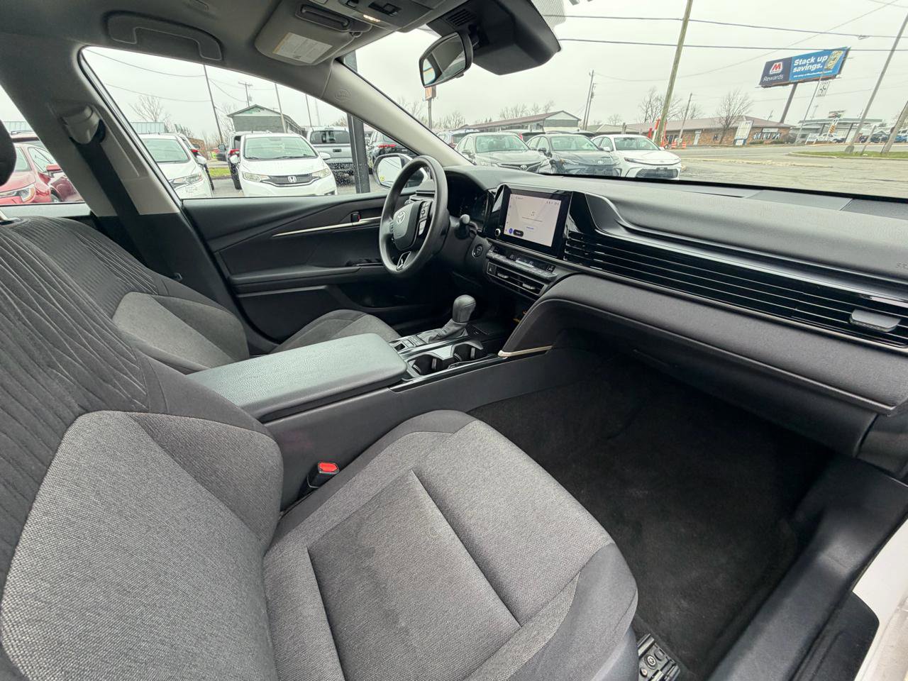 Used 2025 Toyota Camry LE image 12