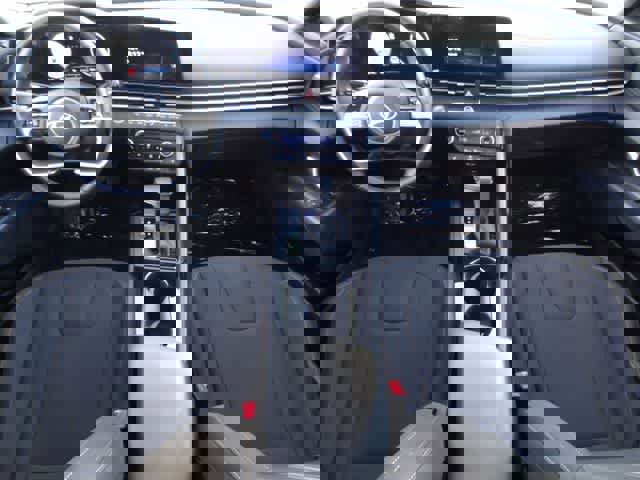 Used 2025 Hyundai Elantra SEL FWD image 12