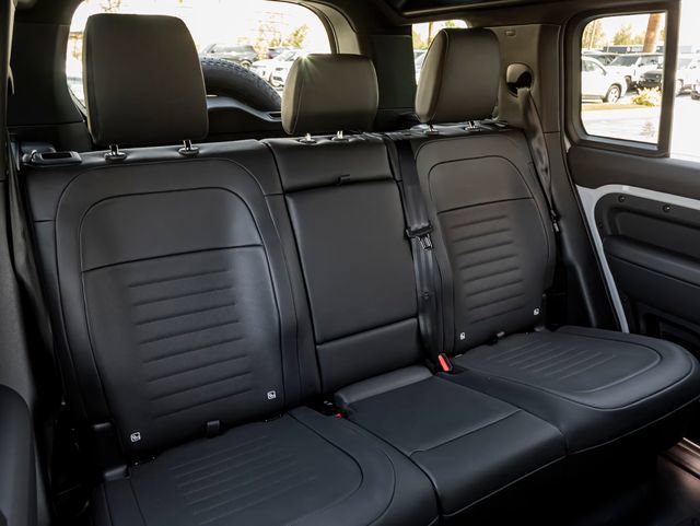 New 2026 Land Rover Defender 110 OCTA AWD/4WD image 30