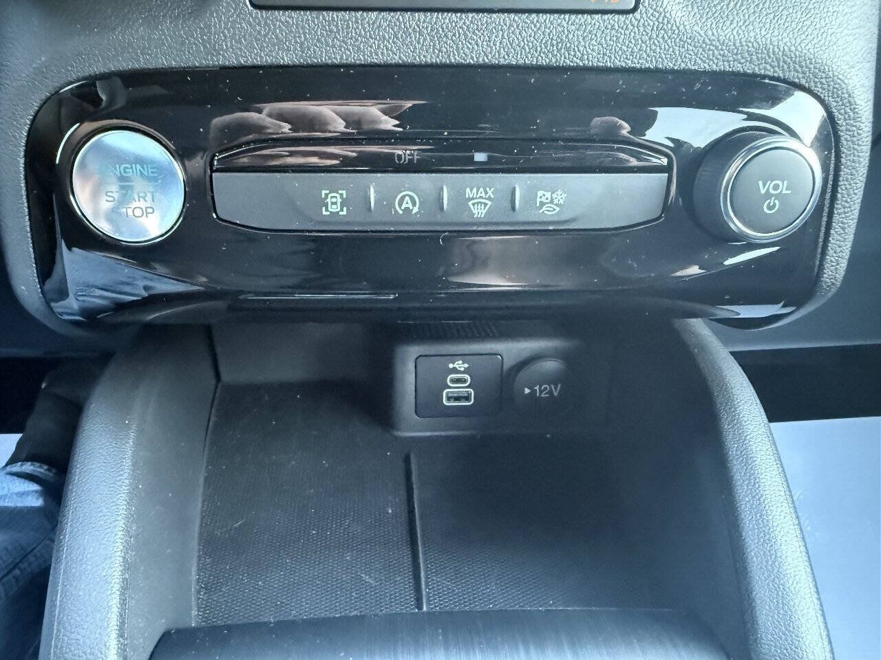 Used 2024 Ford Escape ST-Line w/ Tech Pack #1 AWD/4WD image 14