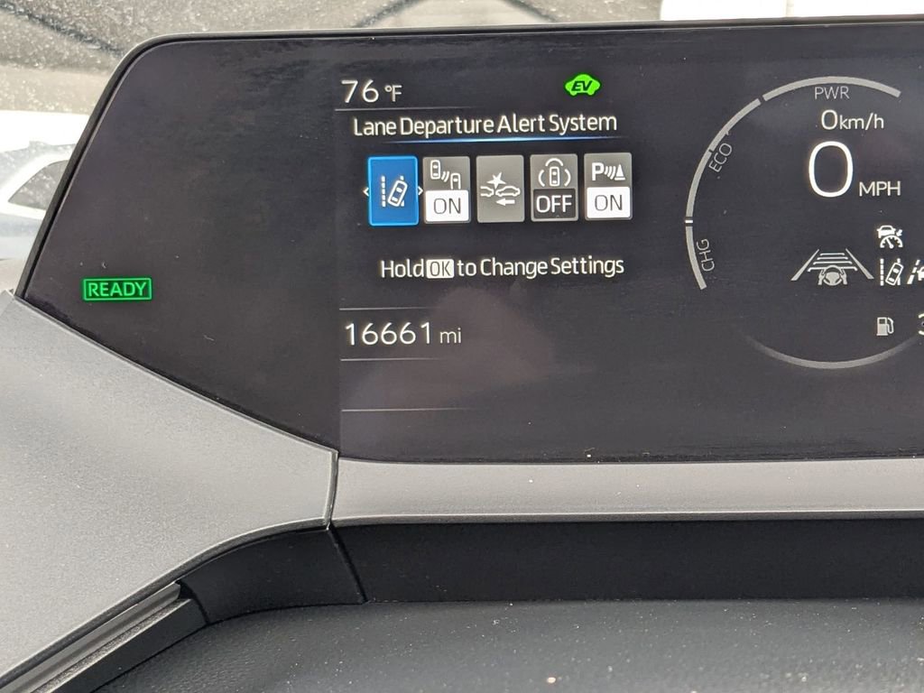 Used 2025 Toyota Prius LE image 19