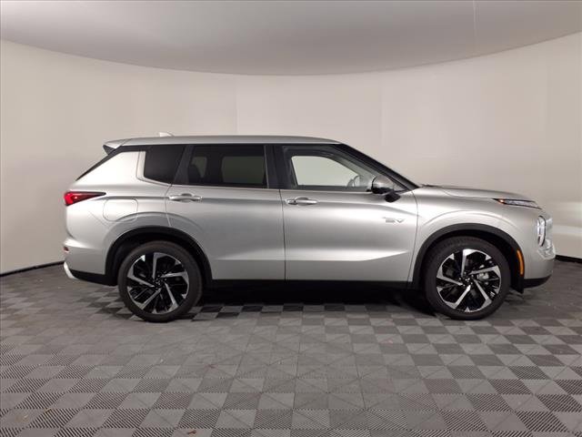 Used 2024 Mitsubishi Outlander SE image 8