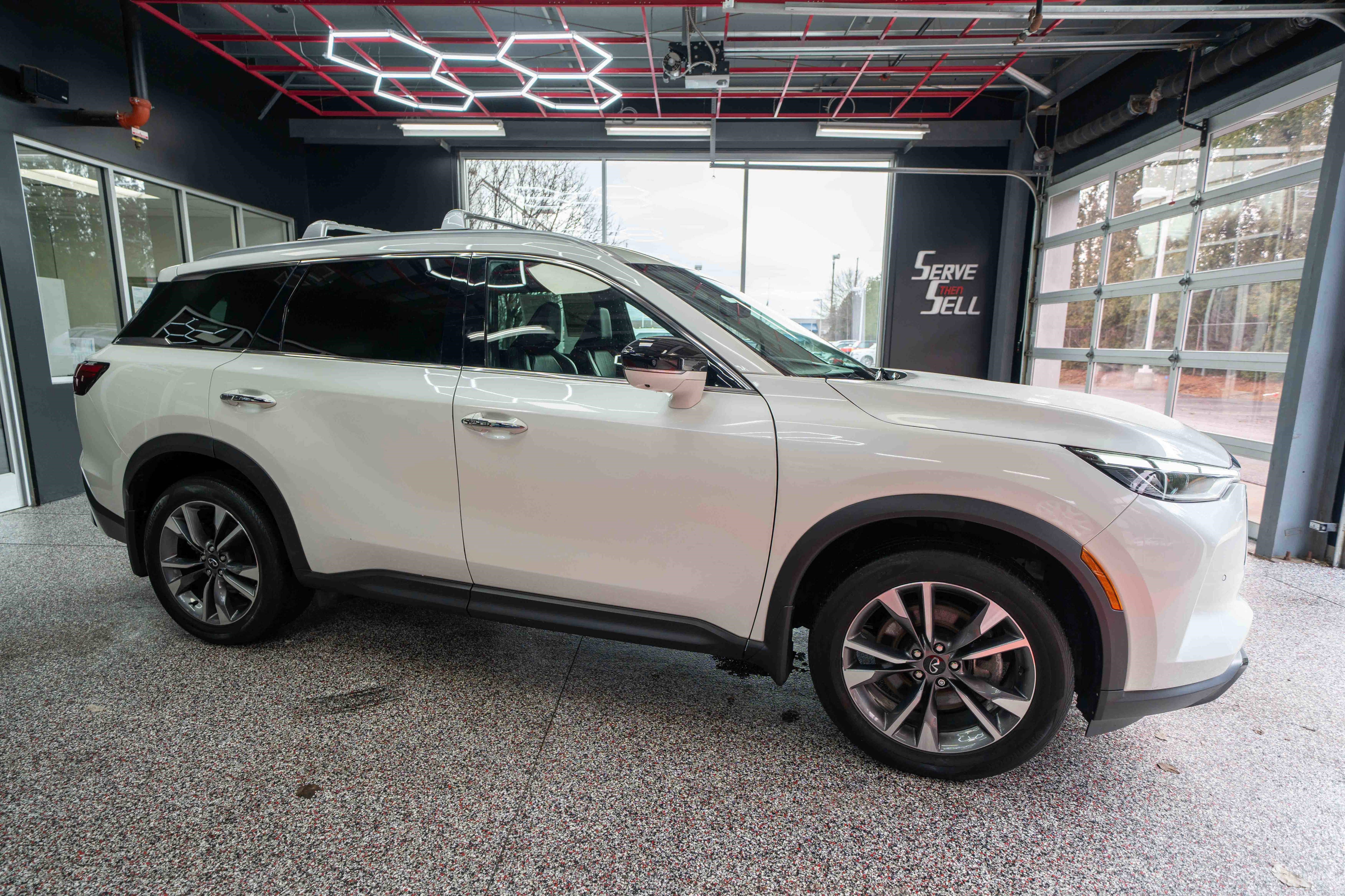 Used 2023 INFINITI QX60 Luxe w/ Cargo Package image 5