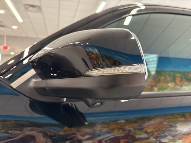 Used 2025 Toyota Tacoma Trailhunter image 16