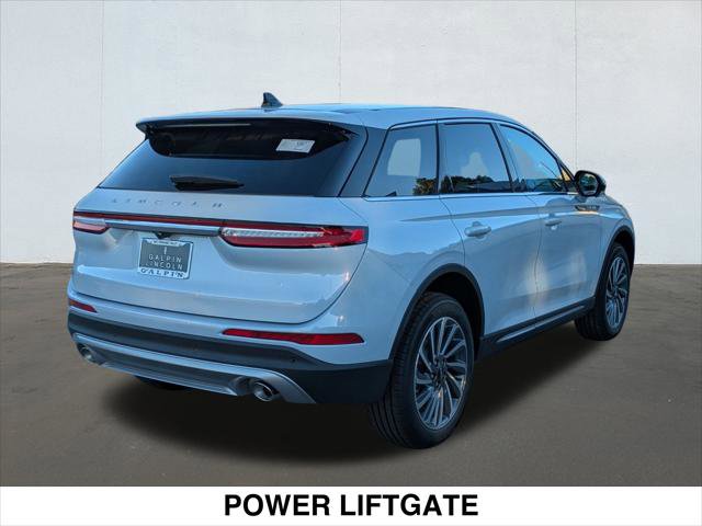 New 2025 Lincoln Corsair Reserve image 2