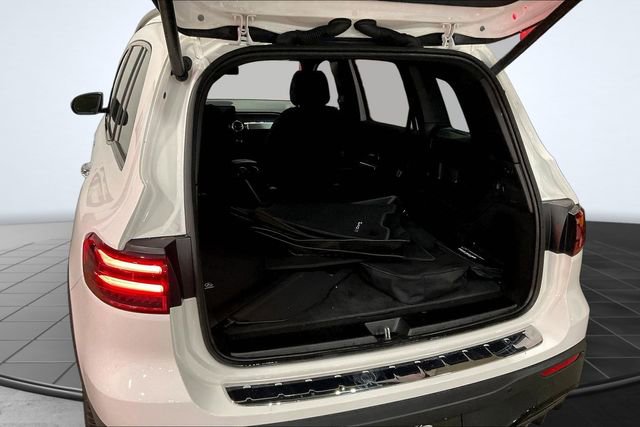 Used 2025 Mercedes-Benz EQB 300 4MATIC image 6