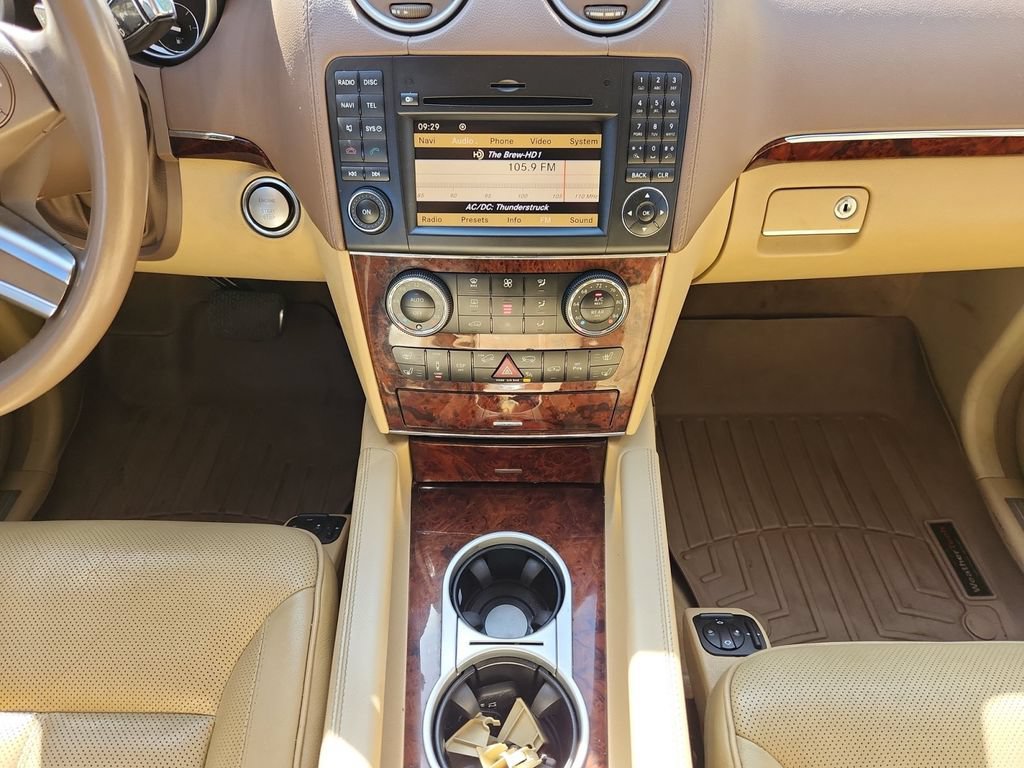 Used 2010 Mercedes-Benz GL 550 4MATIC image 11