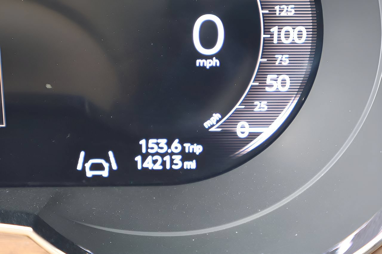 Certified 2024 Bentley Bentayga Extended Wheelbase AWD/4WD image 28