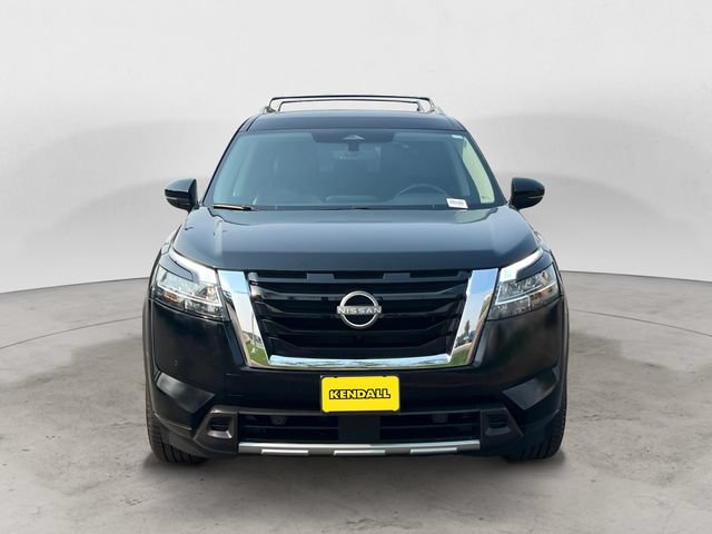 Used 2023 Nissan Pathfinder SL AWD/4WD image 2