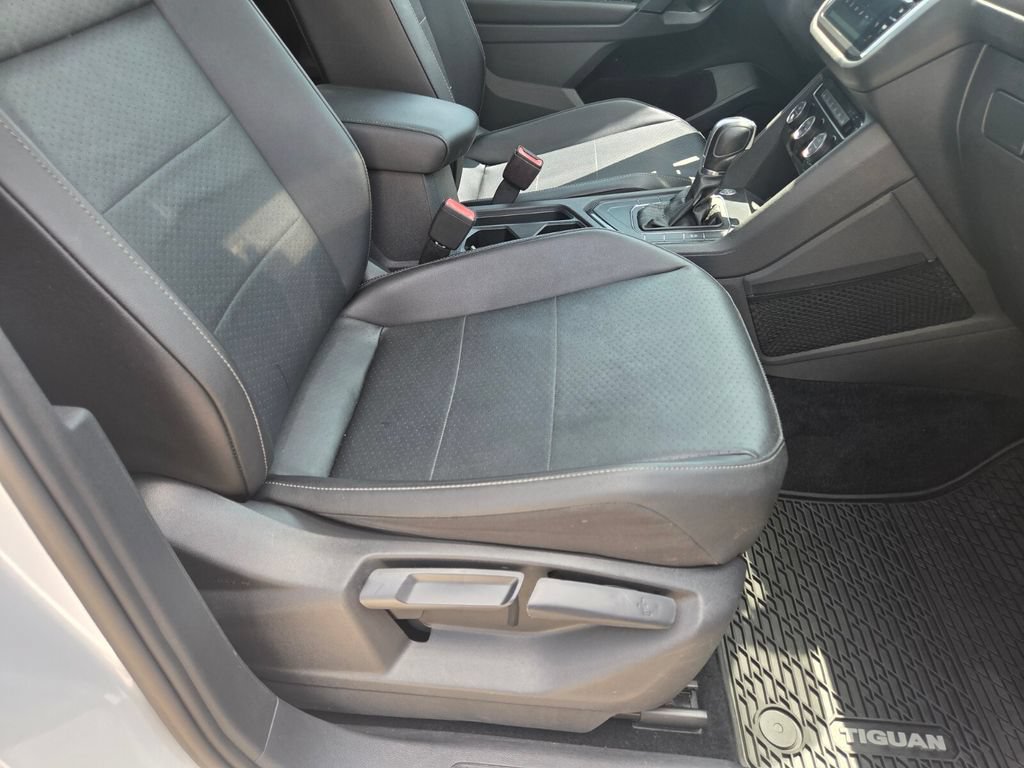 Used 2019 Volkswagen Tiguan SE w/ Panoramic Sunroof Package FWD image 31
