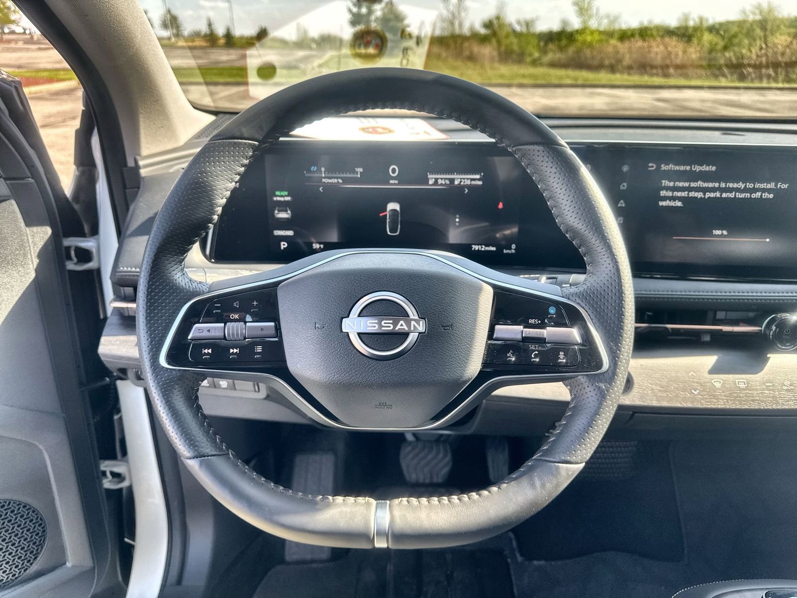 Used 2023 Nissan Ariya FWD image 18