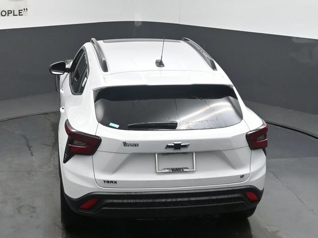 New 2026 Chevrolet Trax LT w/ Sunroof Package FWD image 35