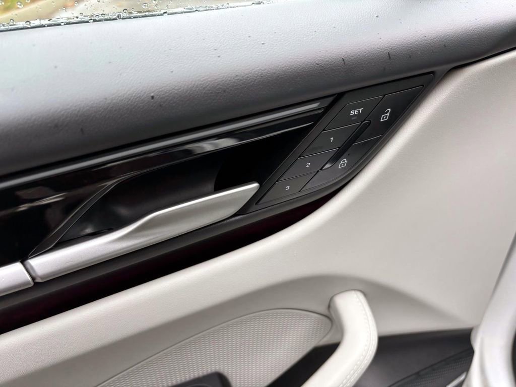 Certified 2025 Porsche Macan 4S Electric image 17