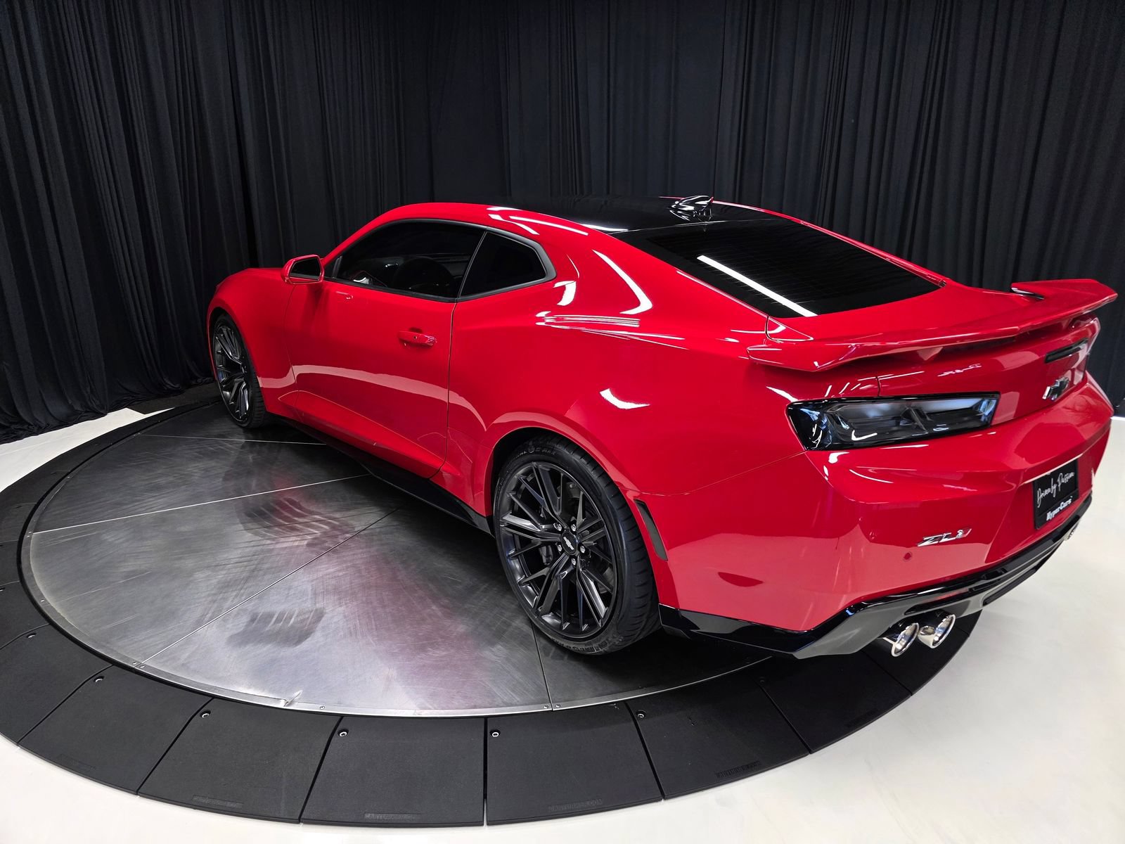 Used 2017 Chevrolet Camaro ZL1 RWD image 11