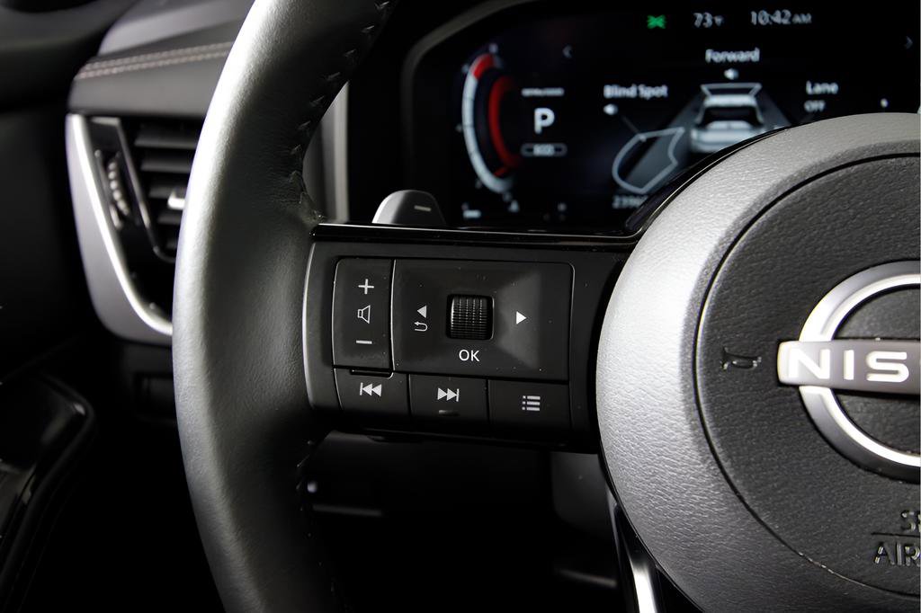 Used 2024 Nissan Rogue SL w/ SL Premium Package image 22