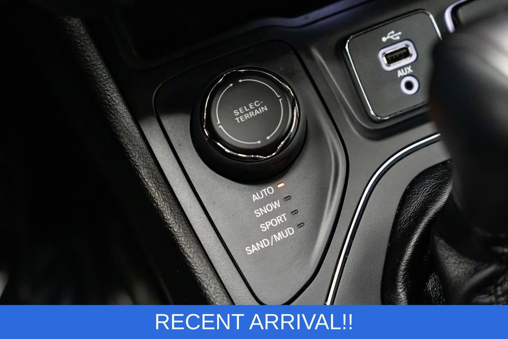 Used 2019 Jeep Cherokee Latitude Plus w/ Cold Weather Group image 20