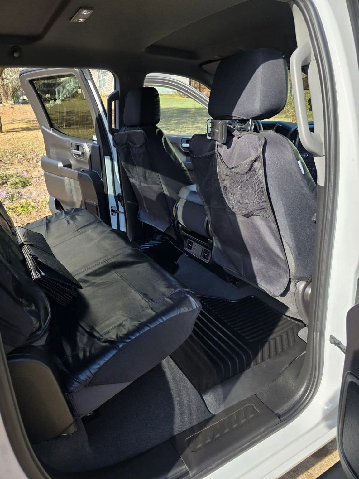 Used 2024 Chevrolet Silverado 1500 Custom Trail Boss w/ LPO, Dark Essentials Package image 6