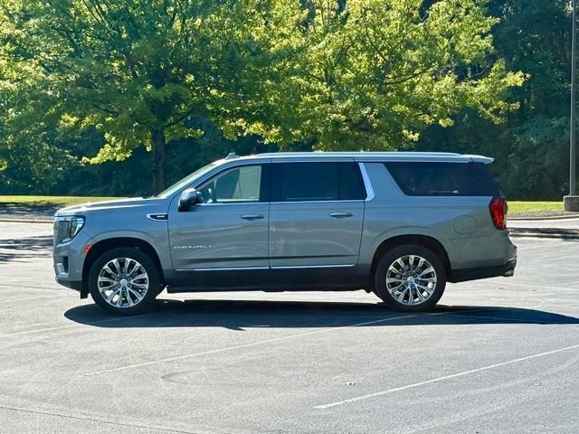 Used 2023 GMC Yukon XL Denali AWD/4WD image 3