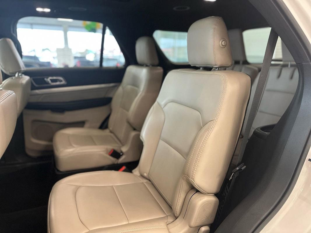 Used 2019 Ford Explorer XLT w/ Equipment Group 202A image 18