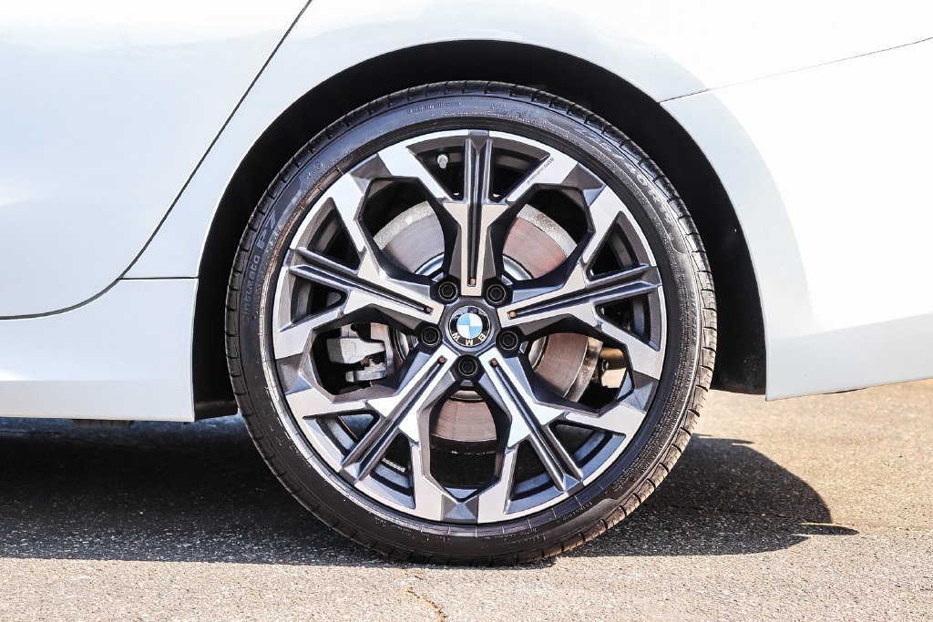 Used 2026 BMW 330i Sedan w/ Convenience Package RWD image 8