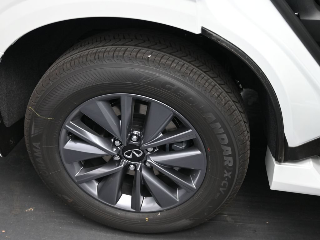 Certified 2026 INFINITI QX80 Pure w/ Cargo Package AWD/4WD image 16