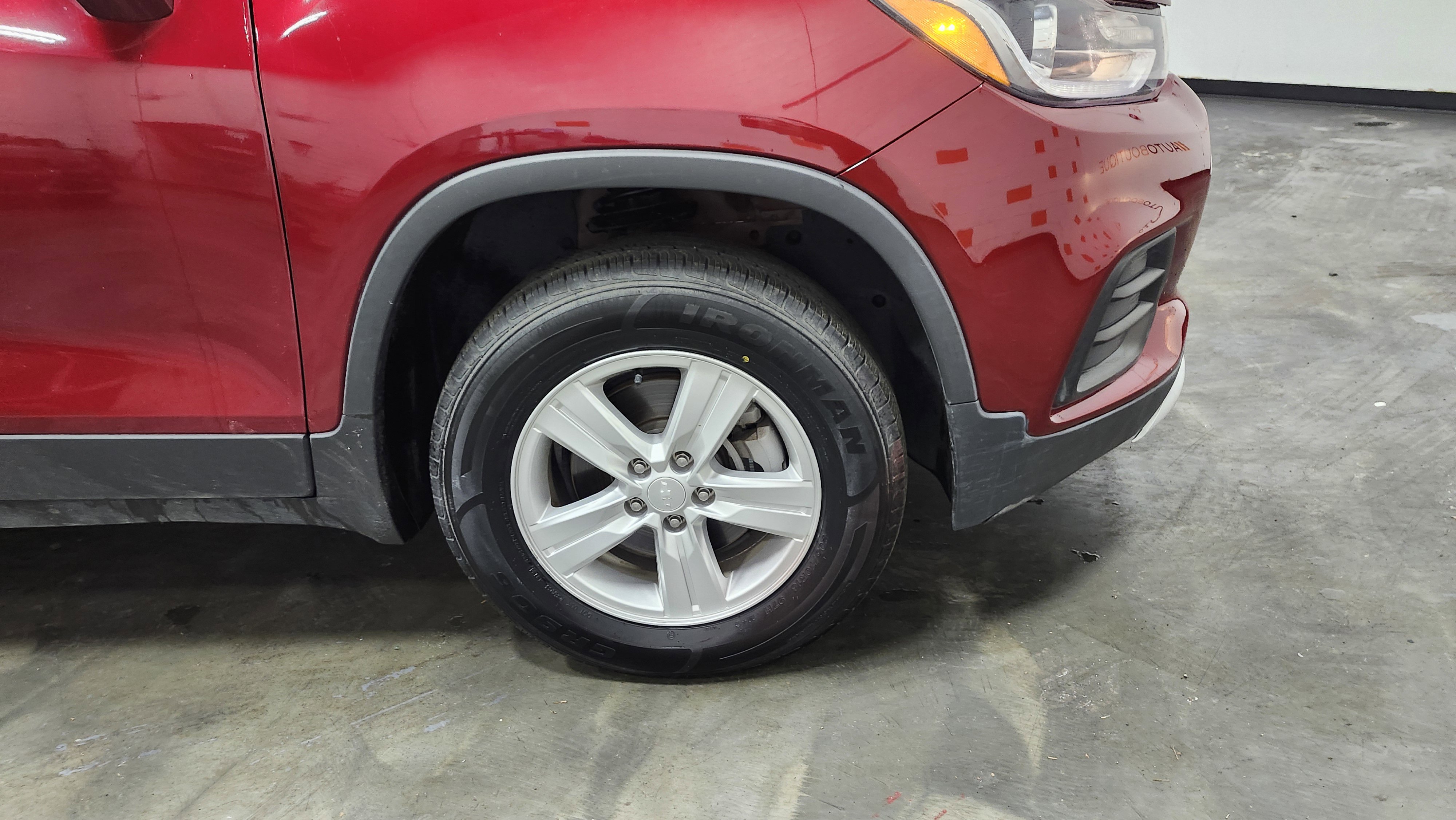 Used 2020 Chevrolet Trax LT w/ LT Convenience Package image 9