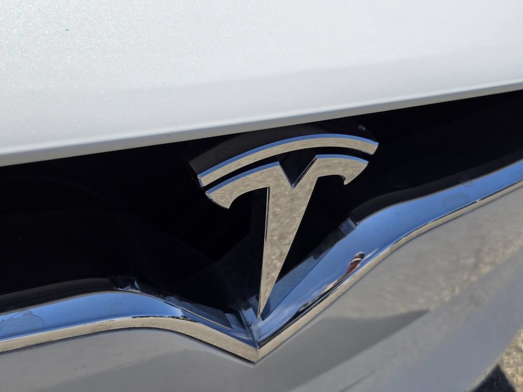 Used 2017 Tesla Model X 75D AWD/4WD image 5