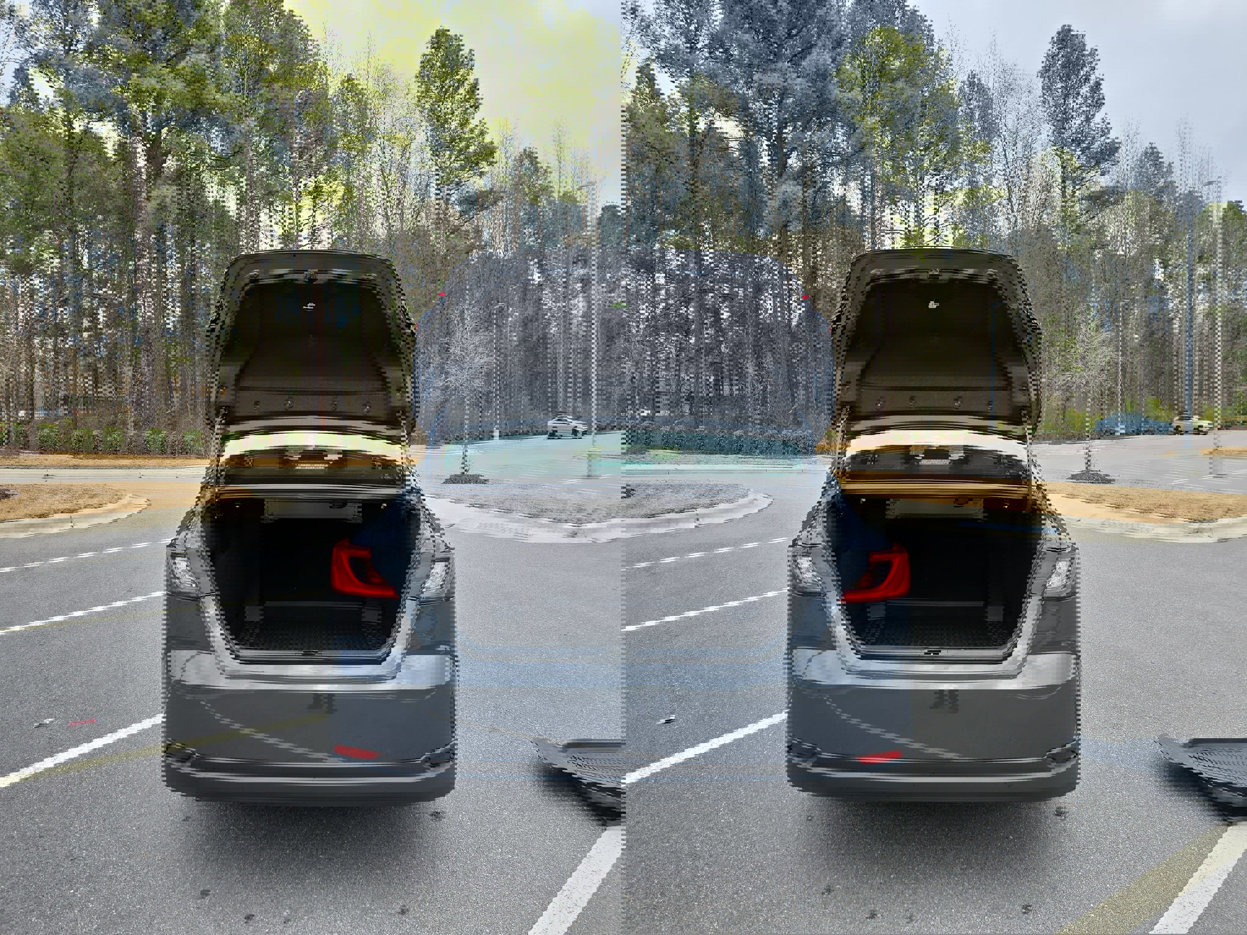 Used 2025 Toyota Camry LE image 12