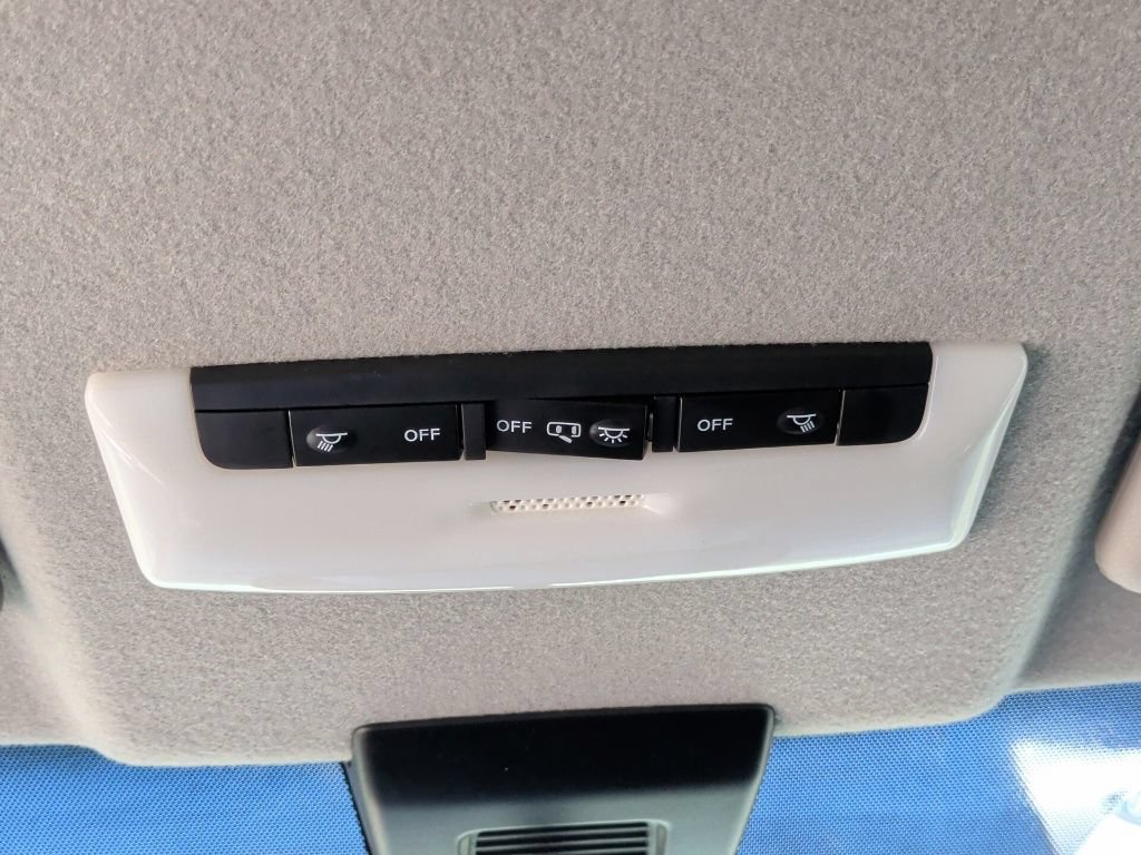 Used 2023 Nissan Kicks SV FWD image 21