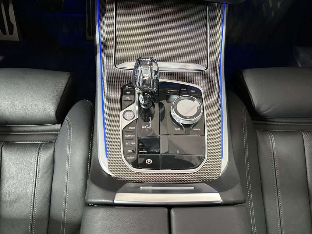 Used 2022 BMW X5 xDrive40i w/ M Sport Package image 18