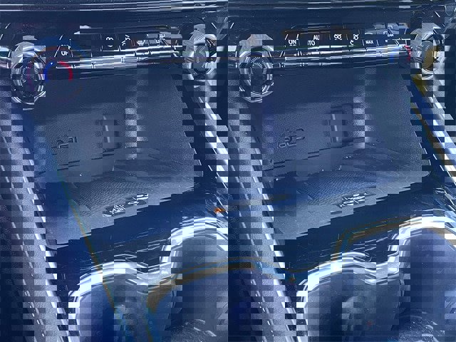 Used 2025 Chevrolet Traverse LT image 17