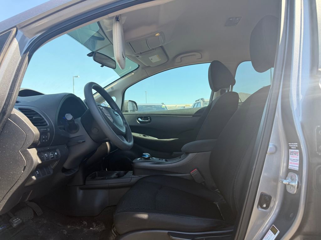Used 2016 Nissan Leaf S FWD image 4