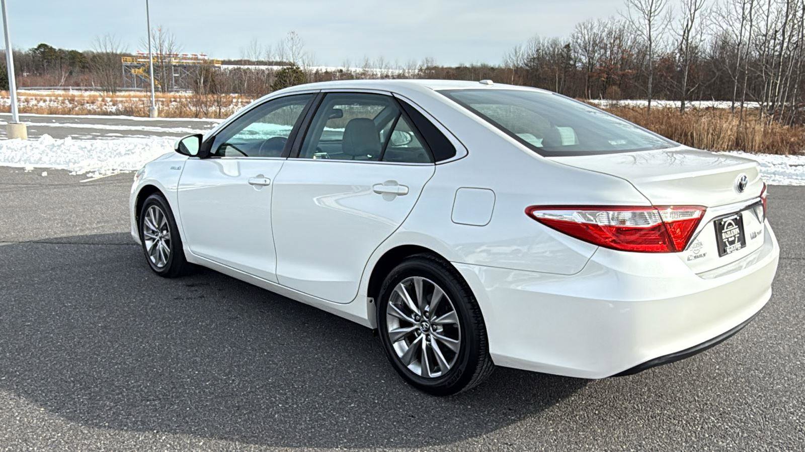 Used 2016 Toyota Camry XLE image 10