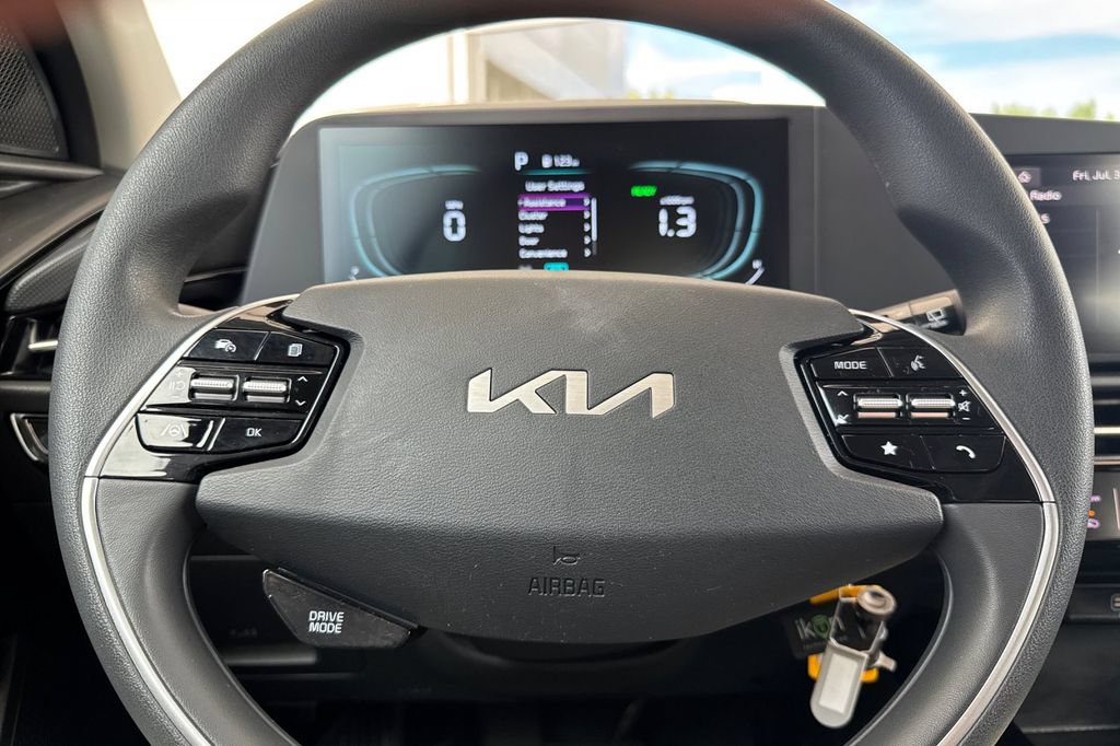 Used 2024 Kia Niro LX FWD image 23
