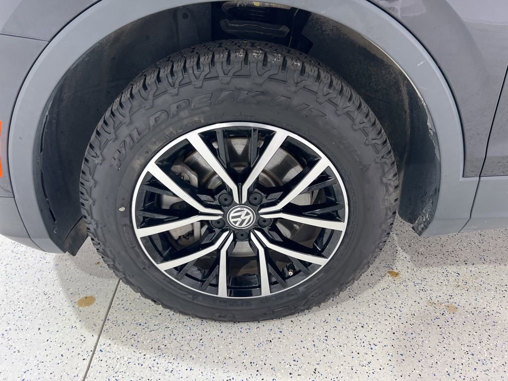 Used 2021 Volkswagen Tiguan SE FWD image 28