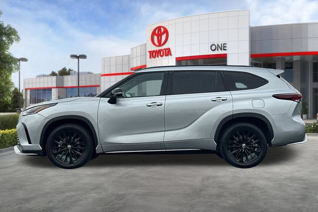Used 2025 Toyota Highlander XSE AWD/4WD image 9