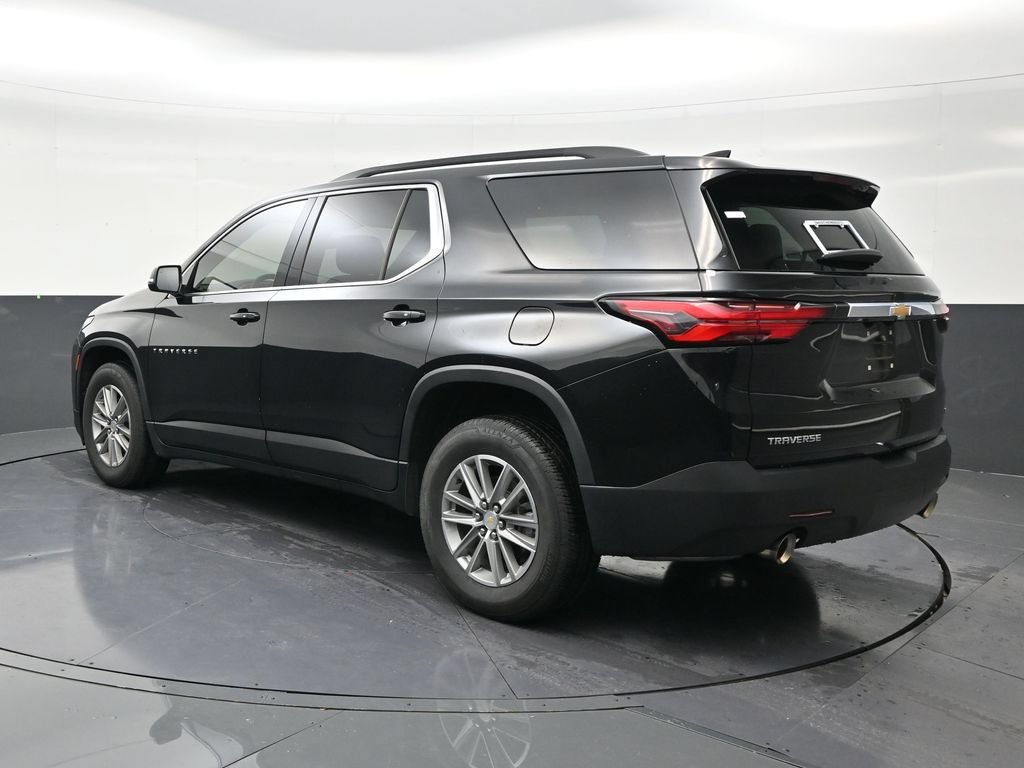 Used 2023 Chevrolet Traverse LT FWD image 3