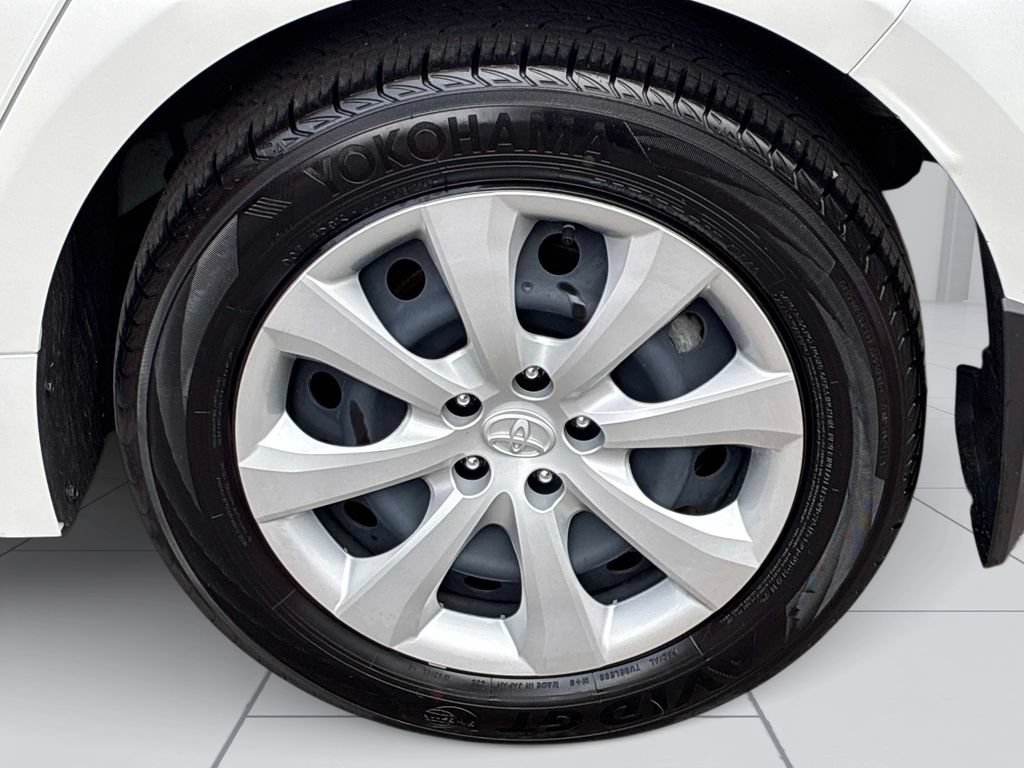 Used 2024 Toyota Corolla LE FWD image 11