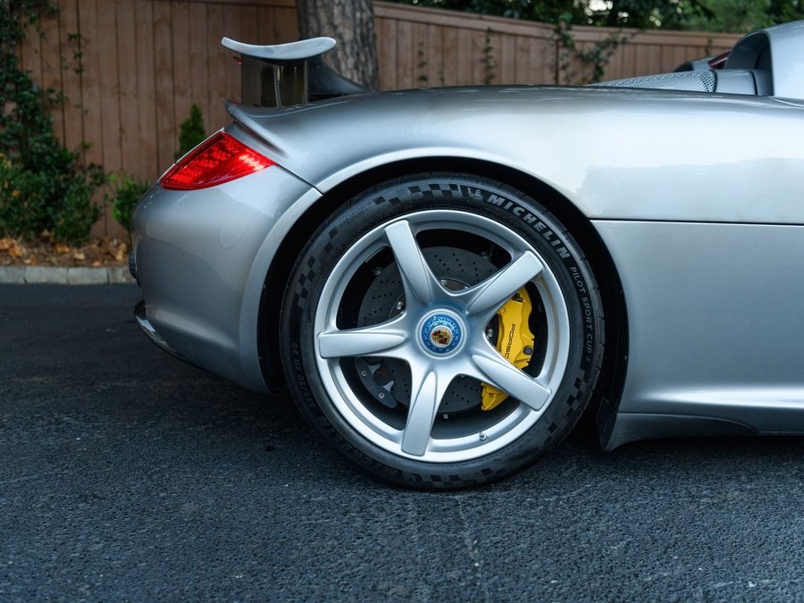 Used 2005 Porsche Carrera GT image 12